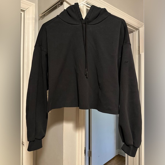 Fabletics Tops - Fabletics Black Cropped Sweatshirt